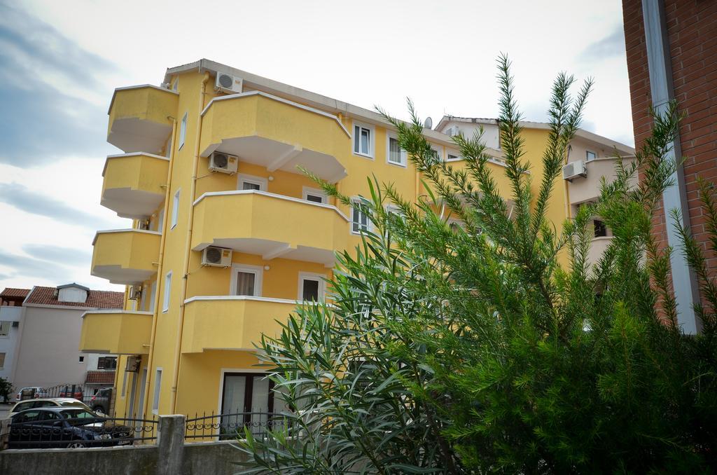 Apartmani Alexandra Budva Eksteriør billede